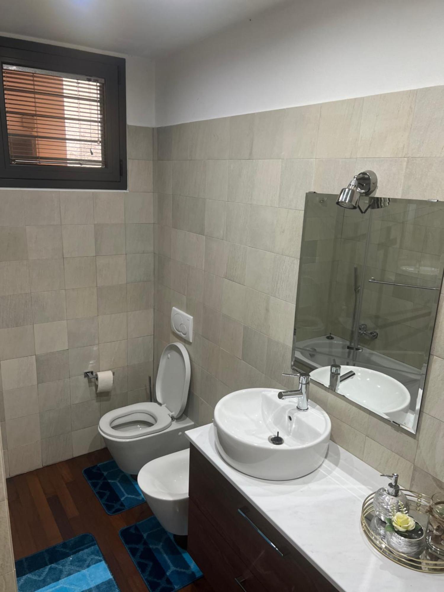 B&B Resilienza - Camera Privata Con Bagno Lecco Eksteriør bilde